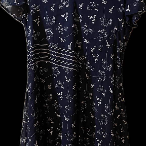Floral Navy Midi Dress - Picture 1 of 8